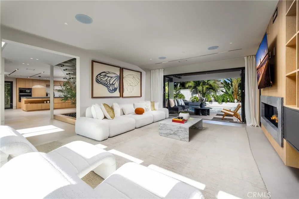 16732 Edgewater Huntington Beach, CA 92649