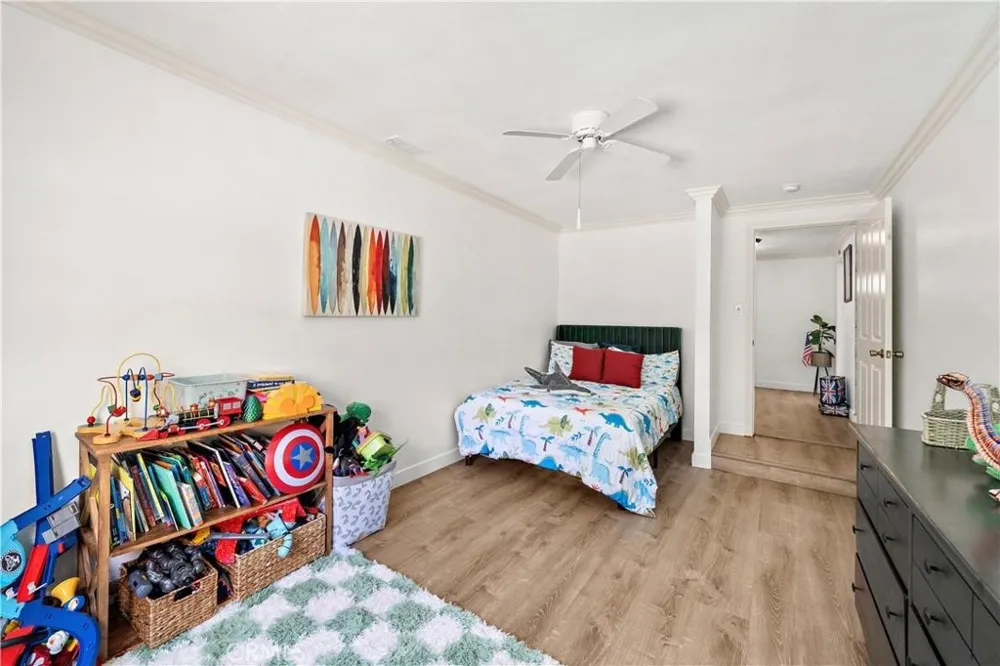1481 Lance Tustin, CA 92780