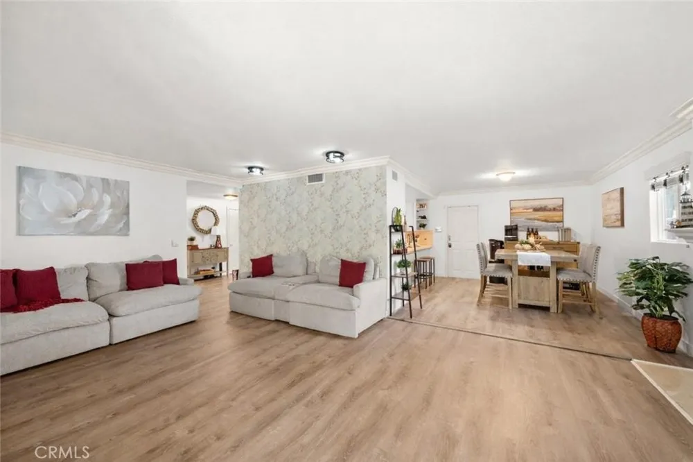 1481 Lance Tustin, CA 92780