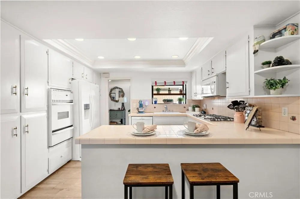 1481 Lance Tustin, CA 92780