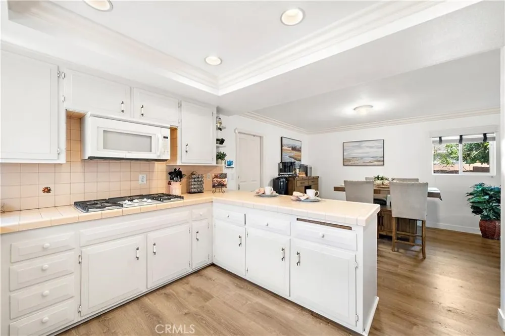 1481 Lance Tustin, CA 92780
