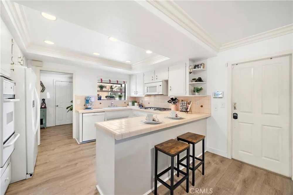 1481 Lance Tustin, CA 92780