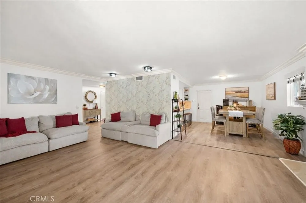 1481 Lance Tustin, CA 92780