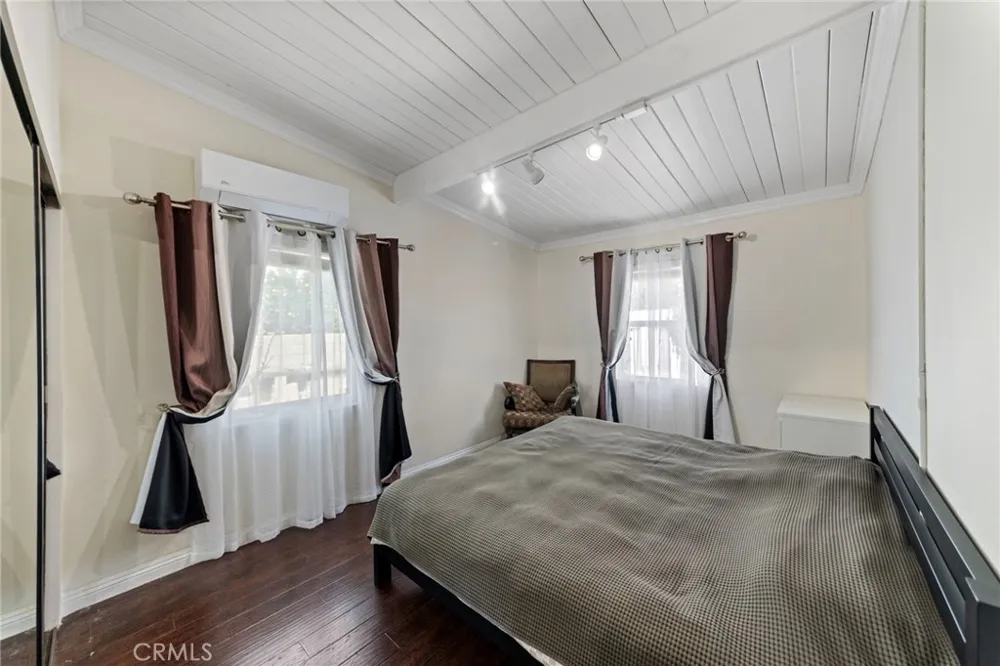 5721 N Rockvale Ave Azusa, CA 91702