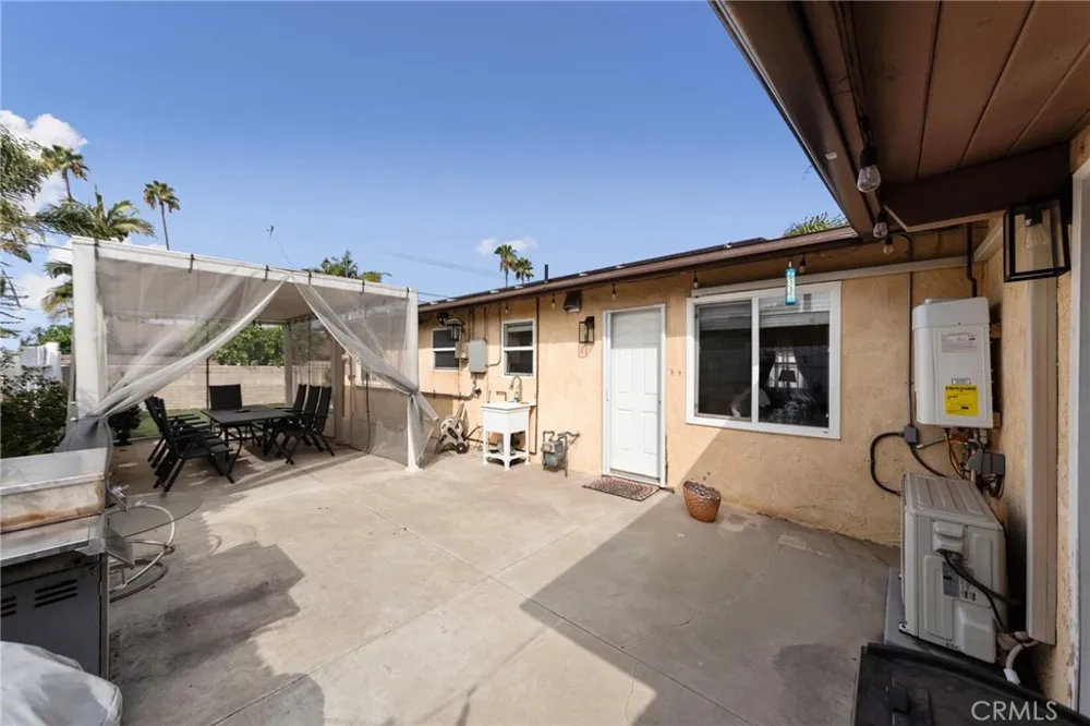 5721 N Rockvale Ave Azusa, CA 91702