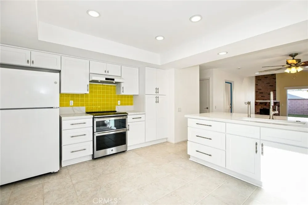 1508 Lakeside Huntington Beach, CA 92648
