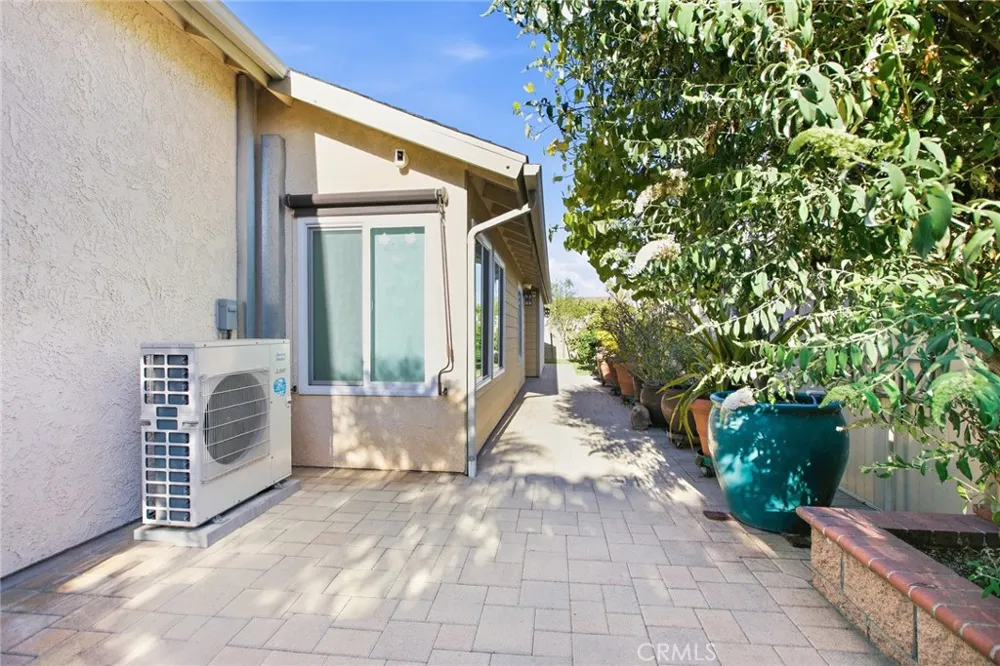 1508 Lakeside Huntington Beach, CA 92648