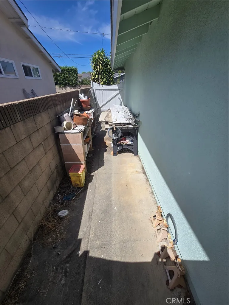 17391 Elm Street Fountain Valley, CA 92708