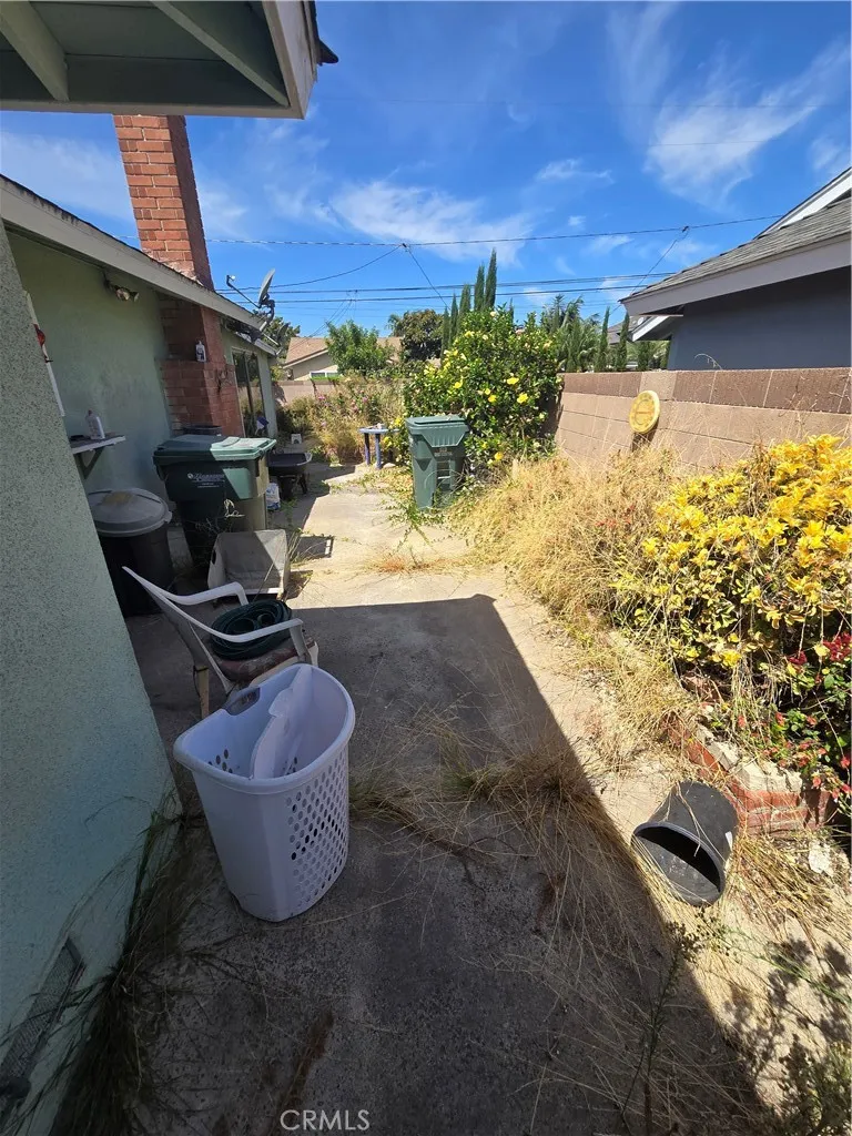 17391 Elm Street Fountain Valley, CA 92708