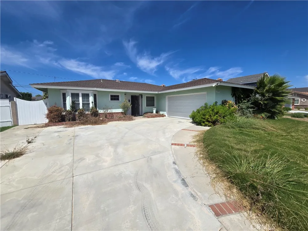 17391 Elm Street Fountain Valley, CA 92708