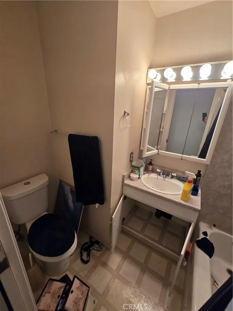 17391 Elm Street Fountain Valley, CA 92708