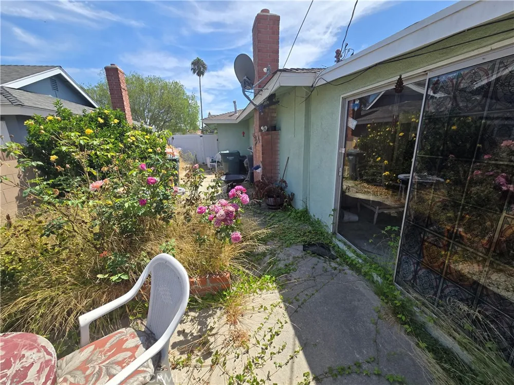 17391 Elm Street Fountain Valley, CA 92708
