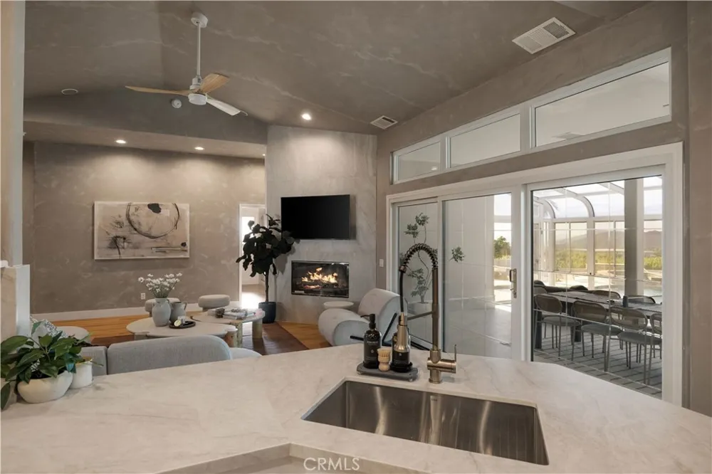 39140 Gray Squirrel Temecula, CA 92592