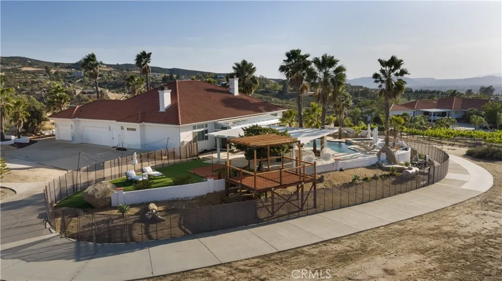 39140 Gray Squirrel Temecula, CA 92592