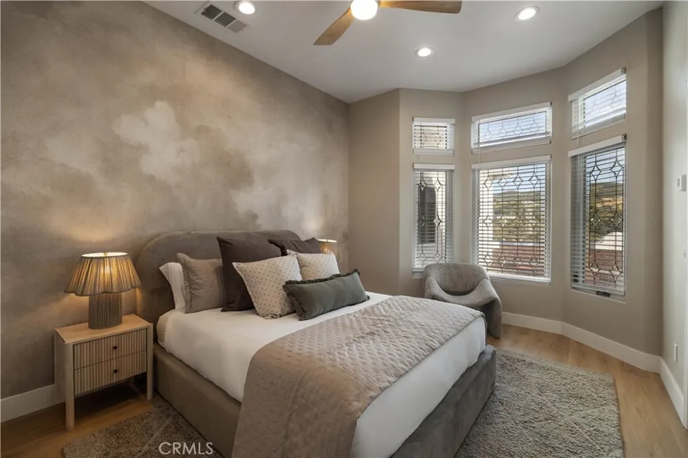 39140 Gray Squirrel Temecula, CA 92592