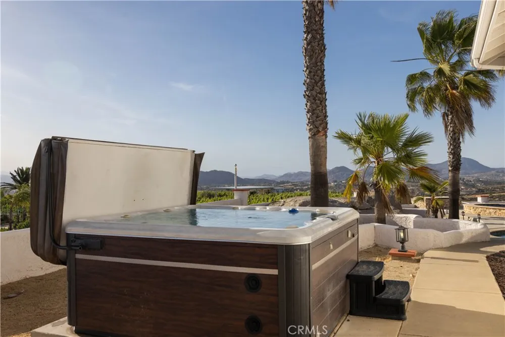 39140 Gray Squirrel Temecula, CA 92592