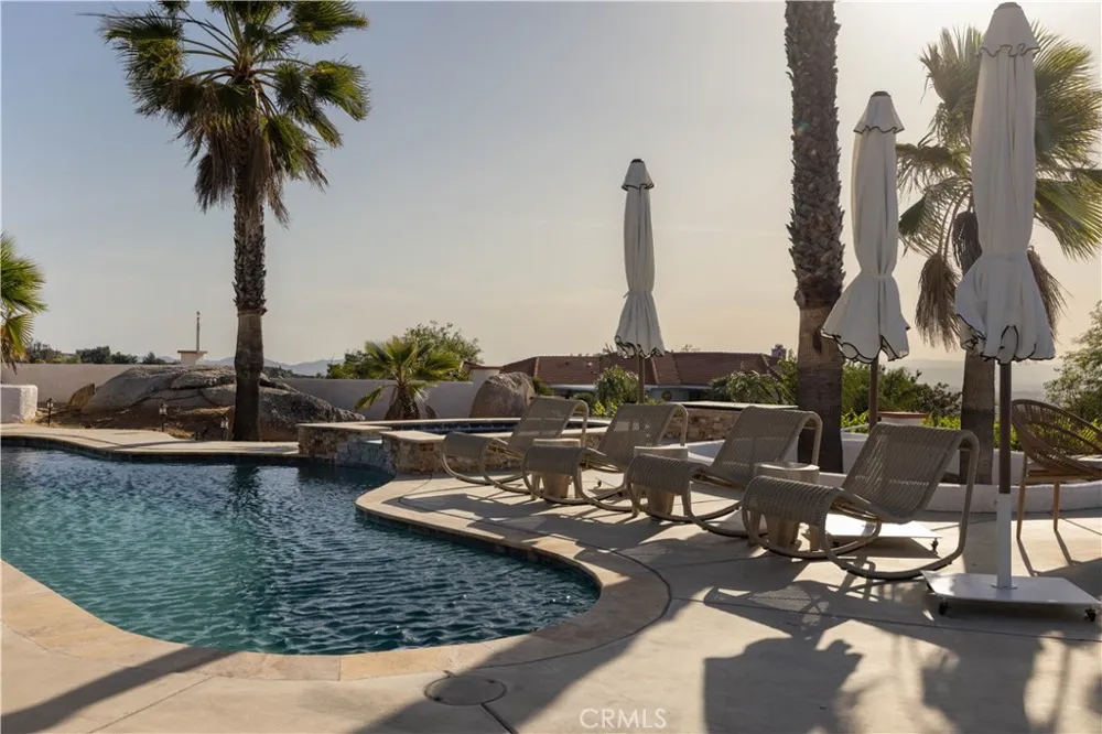 39140 Gray Squirrel Temecula, CA 92592