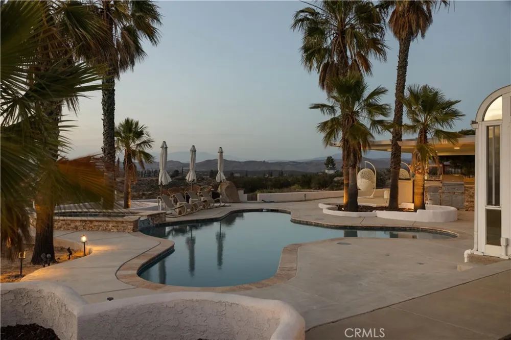 39140 Gray Squirrel Temecula, CA 92592