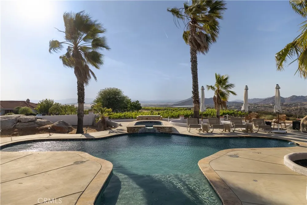39140 Gray Squirrel Temecula, CA 92592