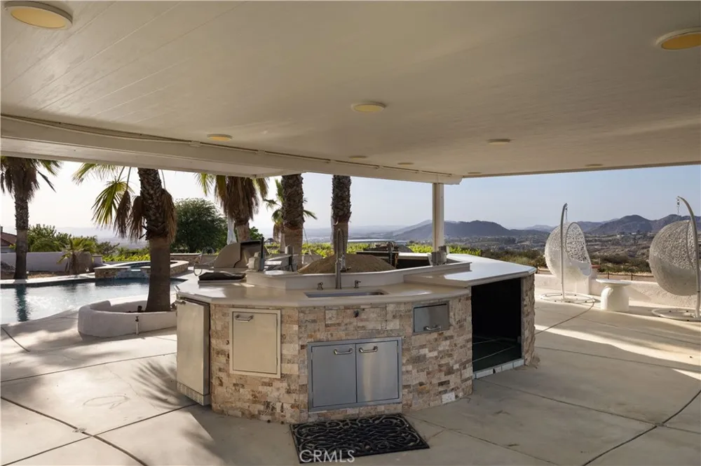 39140 Gray Squirrel Temecula, CA 92592