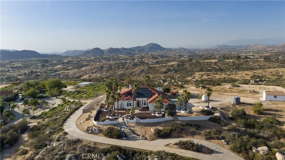 39140 Gray Squirrel Temecula, CA 92592