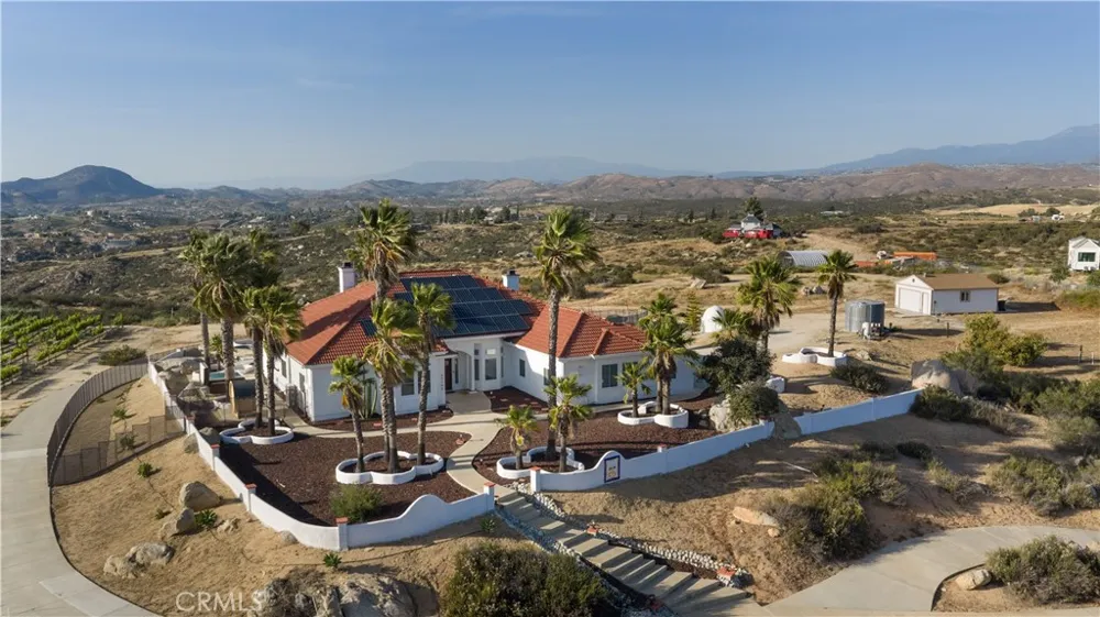 39140 Gray Squirrel Temecula, CA 92592