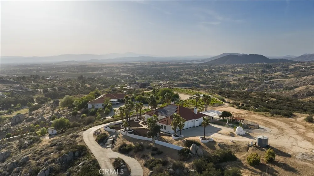 39140 Gray Squirrel Temecula, CA 92592