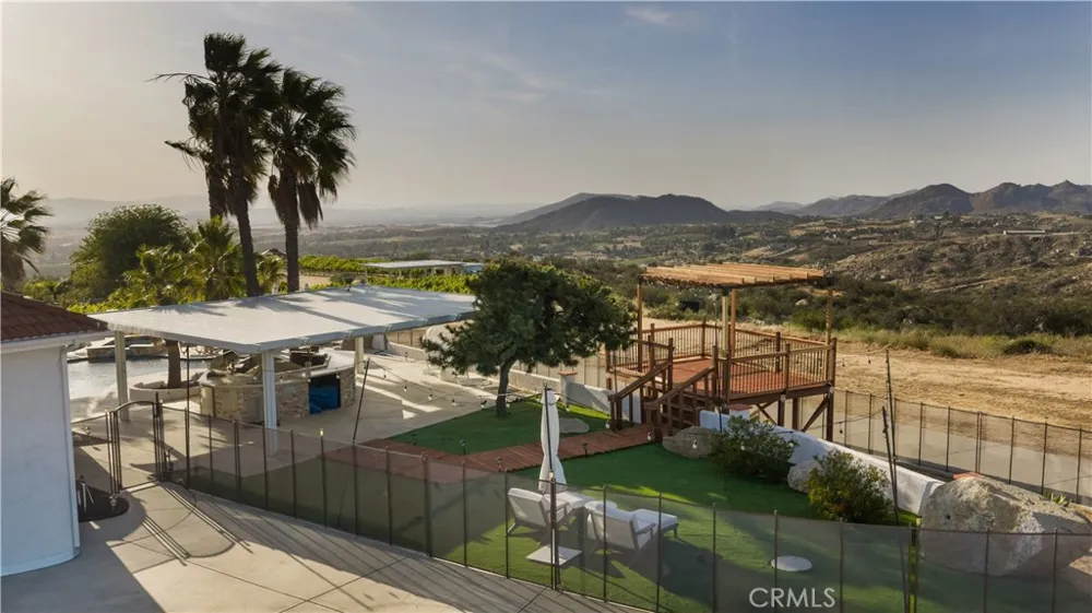 39140 Gray Squirrel Temecula, CA 92592