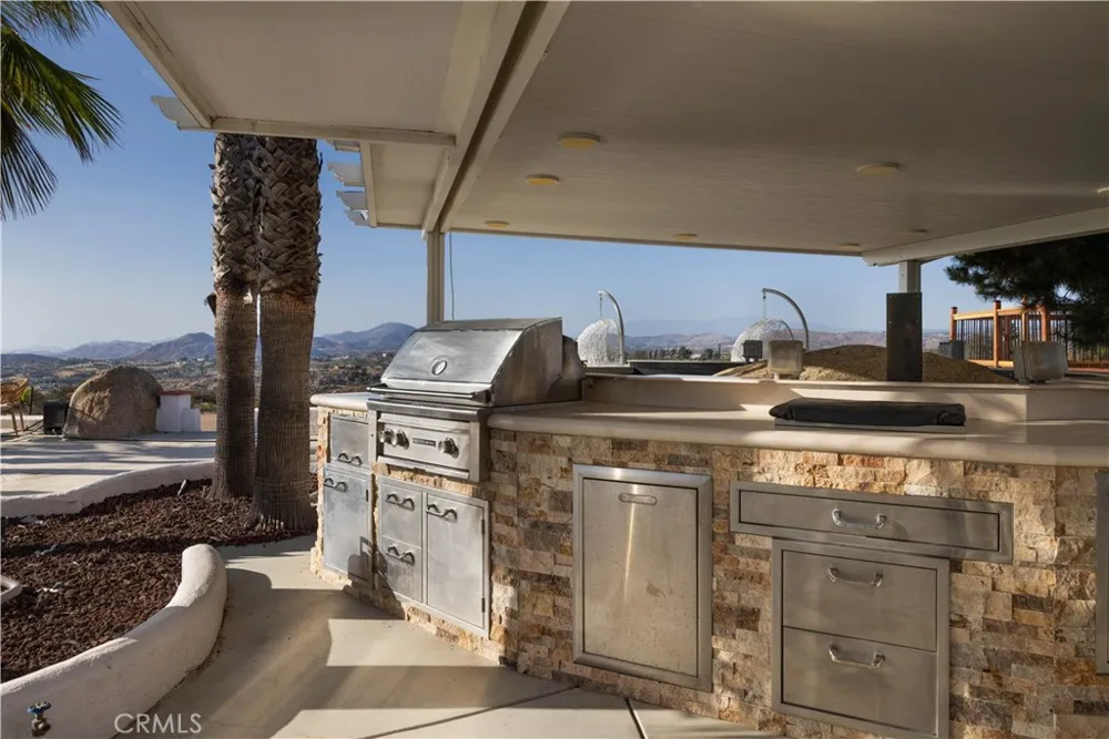 39140 Gray Squirrel Temecula, CA 92592
