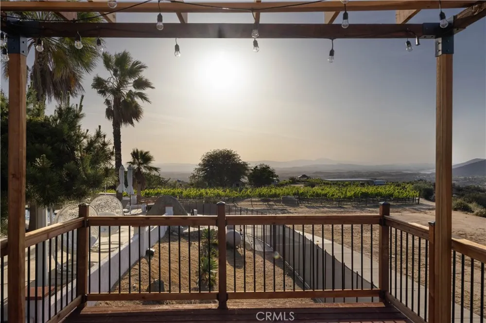 39140 Gray Squirrel Temecula, CA 92592