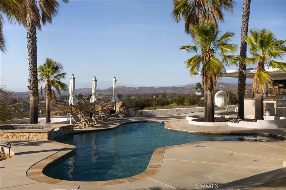 39140 Gray Squirrel Temecula, CA 92592