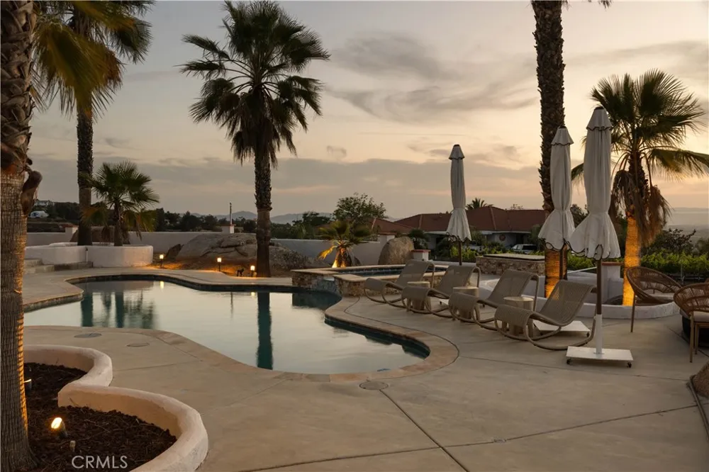 39140 Gray Squirrel Temecula, CA 92592