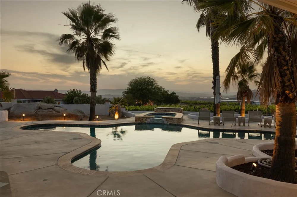 39140 Gray Squirrel Temecula, CA 92592