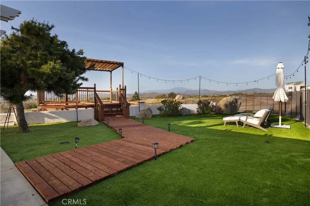 39140 Gray Squirrel Temecula, CA 92592