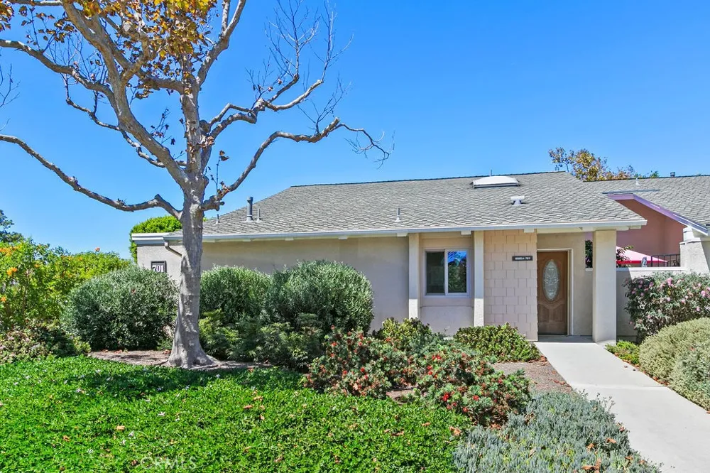 8565 Van Ness Circle #701A Huntington Beach, CA 92646