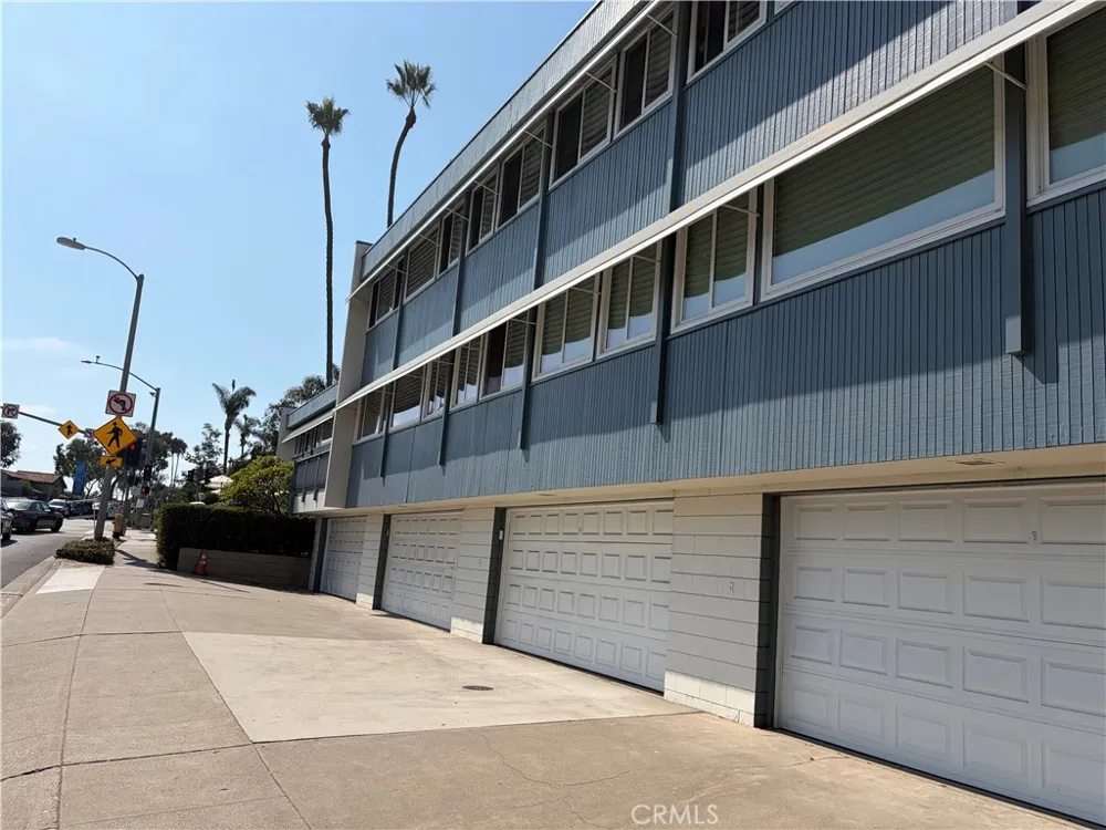 245 Aster #14 Laguna Beach, CA 92651
