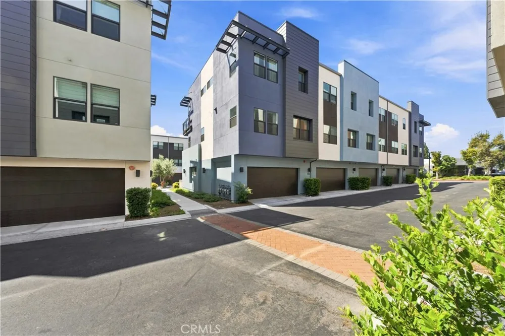 435 Village Brea, CA 92821