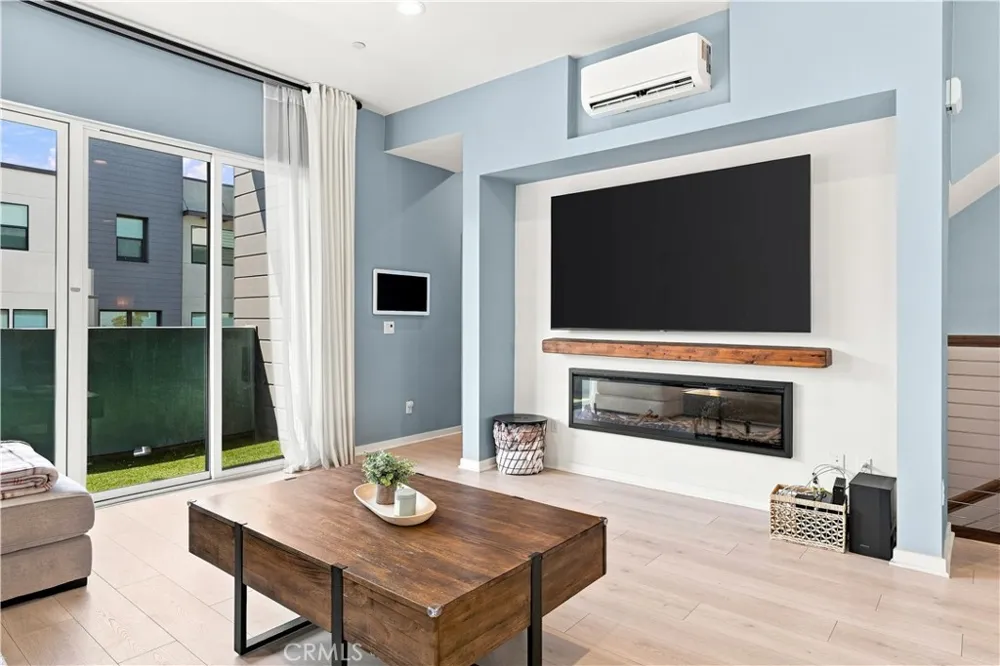 435 Village Brea, CA 92821
