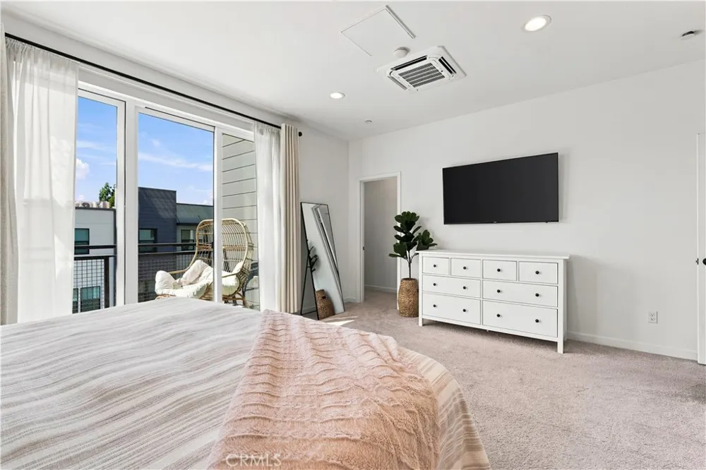 435 Village Brea, CA 92821