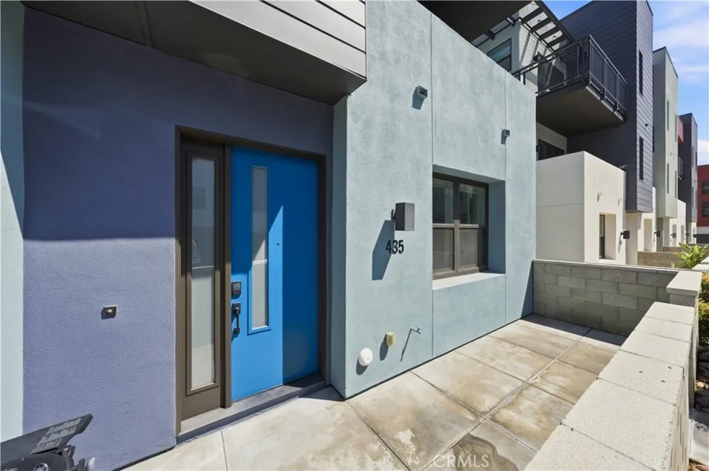 435 Village Brea, CA 92821