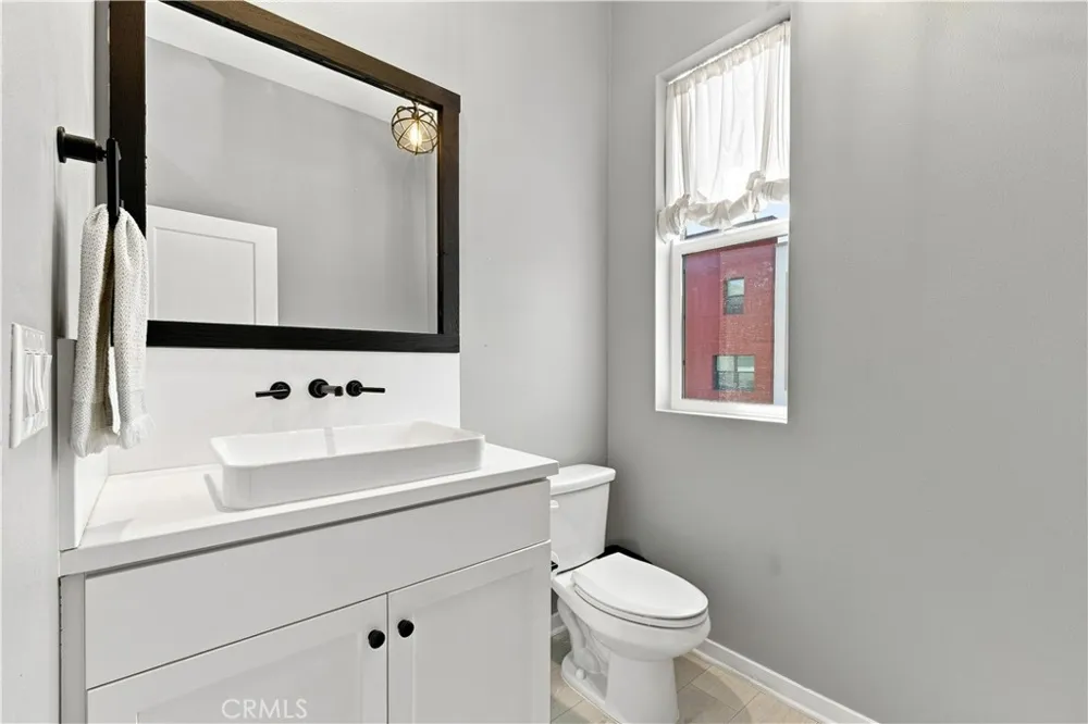 435 Village Brea, CA 92821