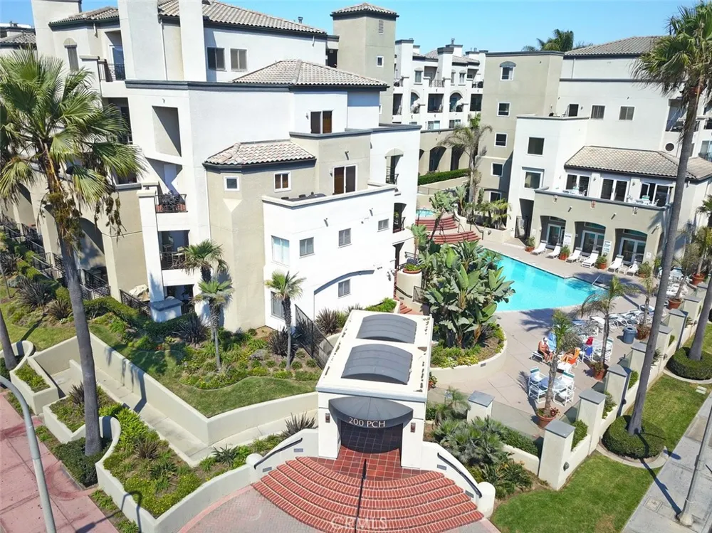 200 Pacific Coast Highway #329 Huntington Beach, CA 92648