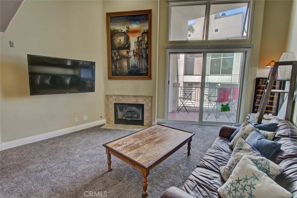 200 Pacific Coast Highway #329 Huntington Beach, CA 92648