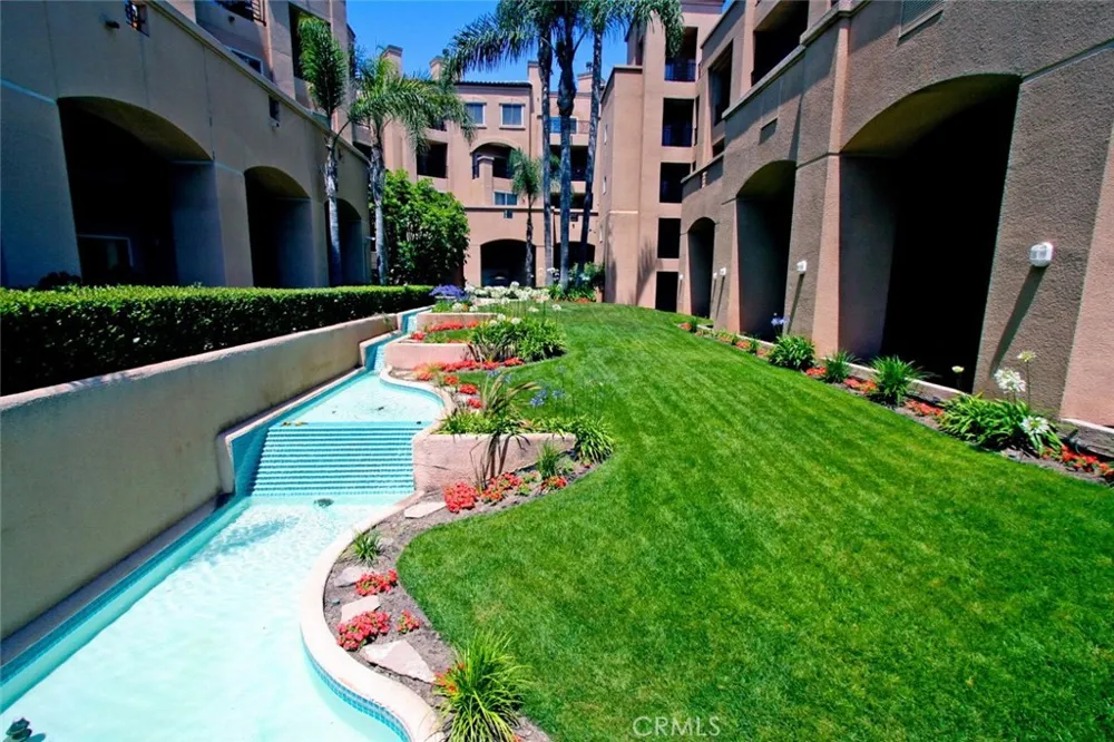 200 Pacific Coast Highway #329 Huntington Beach, CA 92648