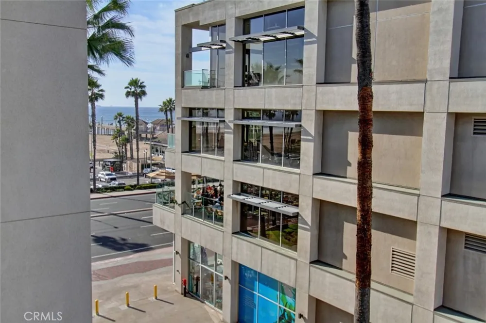 200 Pacific Coast Highway #329 Huntington Beach, CA 92648