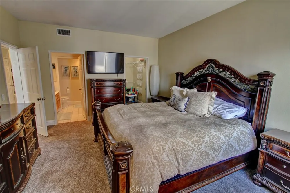200 Pacific Coast Highway #329 Huntington Beach, CA 92648