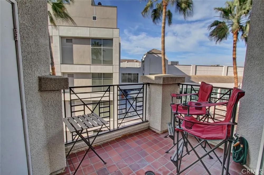 200 Pacific Coast Highway #329 Huntington Beach, CA 92648