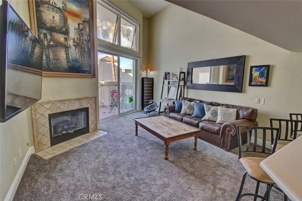 200 Pacific Coast Highway #329 Huntington Beach, CA 92648