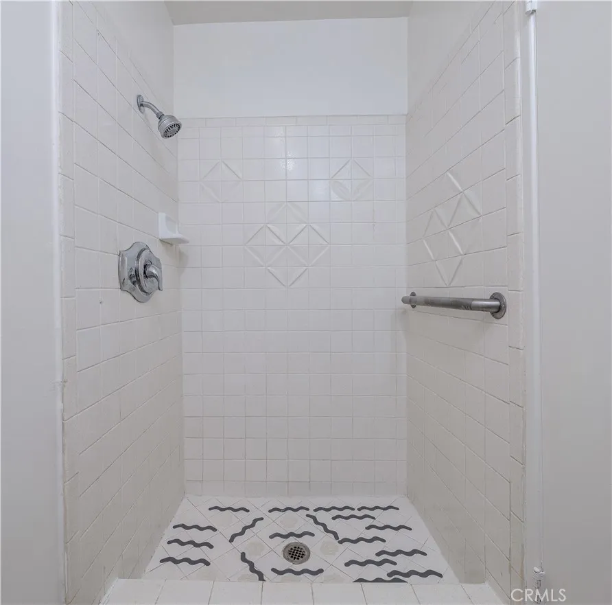 3062 Johnson Avenue Costa Mesa, CA 92626