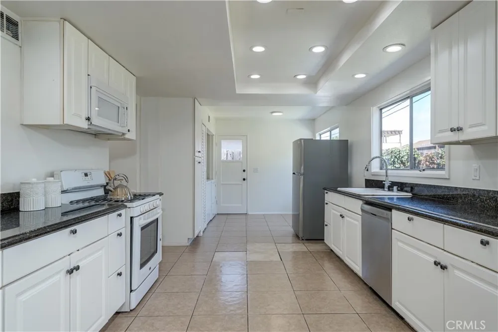 3062 Johnson Avenue Costa Mesa, CA 92626